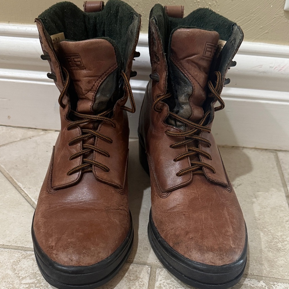 Ariat women’s  Brown Leather Boots